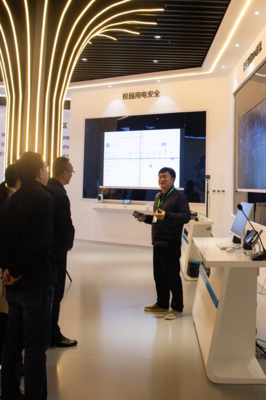 铜川市委副秘书长吴阳一行莅临我院考察电子软硬件产品研发工作